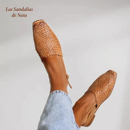 Naia – Sandalias tejidas a mano